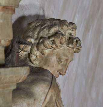 Tomb of Michiel-Orso, San Marcello al Corso, Rome. Detail: Saint Michael (Photo: E. Fontolan, bh00041098). Tomb of Michiel-Orso, San Marcello al Corso, Rome. Detail: Saint Michael (Photo: E. Fontolan, bh00041098).