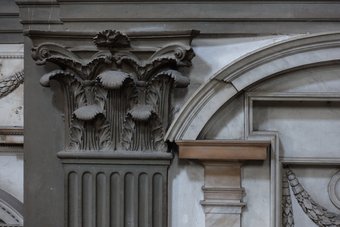 St. Peter's Basilica at the Vatican. Frontal view of the entablature of the south apse. Photo Gabi Fichera – Bibliotheca Hertziana 2008 St. Peter's Basilica at the Vatican. Frontal view of the entablature of the south apse. Photo Gabi Fichera – Bibliotheca Hertziana 2008