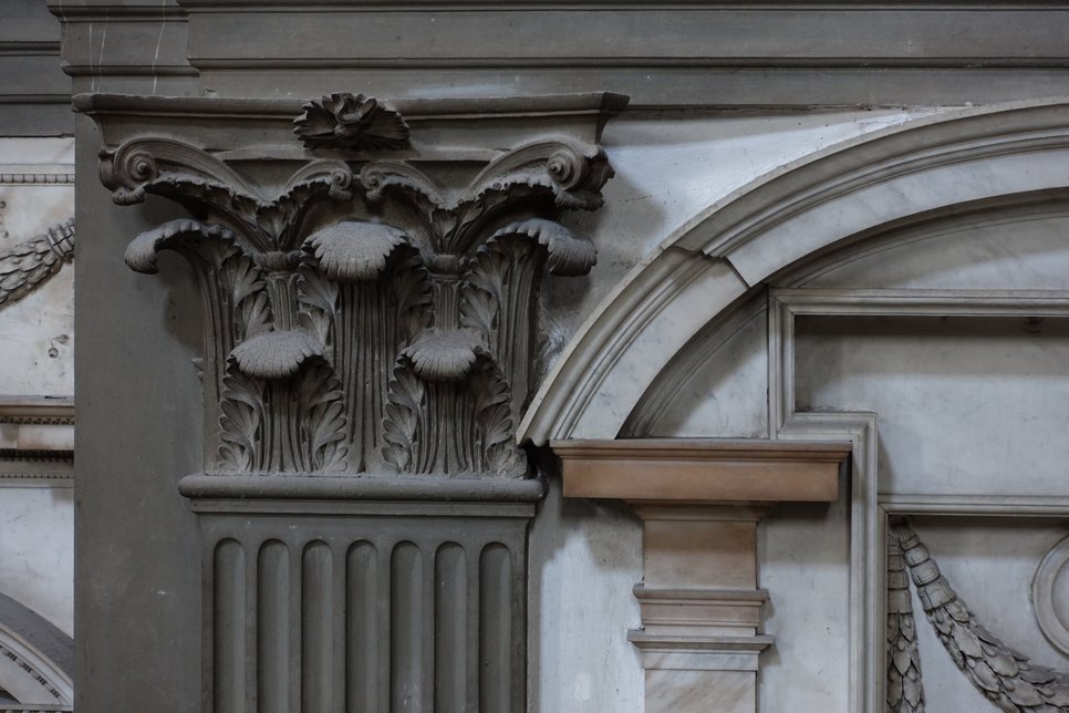 St. Peter's Basilica at the Vatican. Frontal view of the entablature of the south apse. Photo Gabi Fichera – Bibliotheca Hertziana 2008