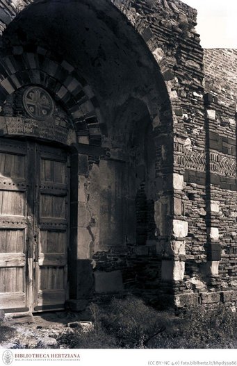 Casalvecchio Siculo (ME), Ss. Pietro e Paolo di Agrò (foto Schwarz – Bibliotheca Hertziana). Casalvecchio Siculo (ME), Ss. Pietro e Paolo di Agrò (foto Schwarz – Bibliotheca Hertziana).