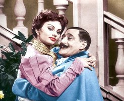 Un turco napoletano, directed by Mario Mattioli, produced by Alfredo De Laurentis, 1953 (frame from the film, source: Wikicommons).
