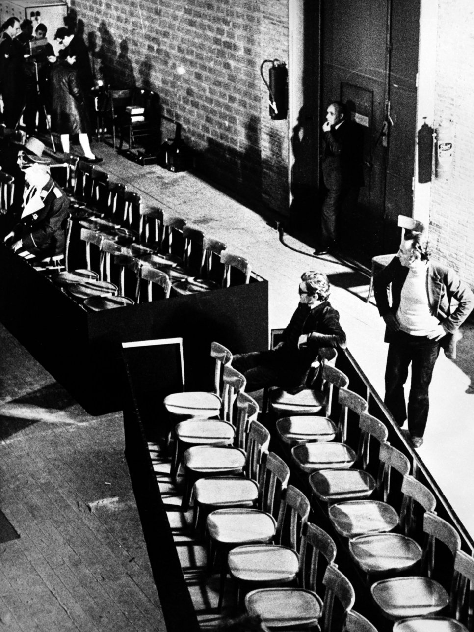 Fabio Mauri and Pier Paolo Pasolini at the rehearsals for Che cosa è il fascismo (What is fascism), 1971, Stabilimenti Safa Palatino, Roma ©Fotografia: Elisabetta Catalano Courtesy of the Estate of Fabio Mauri and Hauser & Wirth