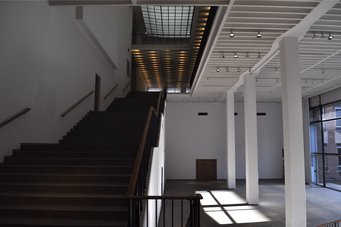 Rudolf Schwarz, The Wallraf-Richartz Museum, now the Museum of Applied Arts, 1952–1957, Cologne, view of the ground floor (author’s photo, 2018) Rudolf Schwarz, The Wallraf-Richartz Museum, now the Museum of Applied Arts, 1952–1957, Cologne, view of the ground floor (author’s photo, 2018)