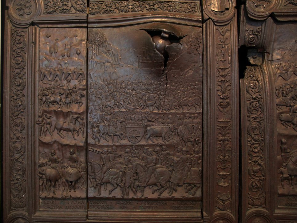 Guglielmo Monaco, Bronze door of Castelnuovo, Naples, 1465–1475. Naples, Italy. Photo: Francesca Borgo
