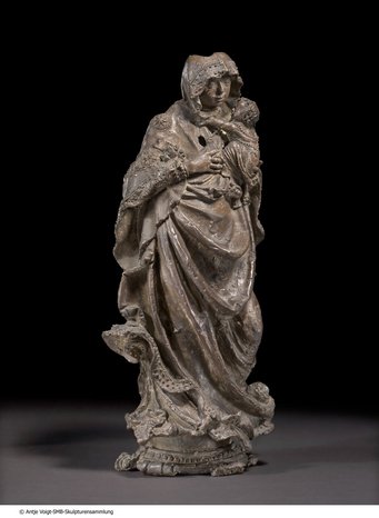Hans Leinberger, Madonna, ca. 1515, bronze, 45.5 x 21 x 16 cm. Berlin, Skulpturensammlung und Museum für Byzantinische Kunst, Inv. 38. Photo: Antje Voigt Hans Leinberger, Madonna, ca. 1515, bronze, 45.5 x 21 x 16 cm. Berlin, Skulpturensammlung und Museum für Byzantinische Kunst, Inv. 38. Photo: Antje Voigt